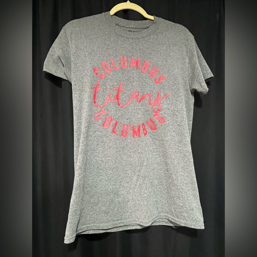 Gildan graphic tee